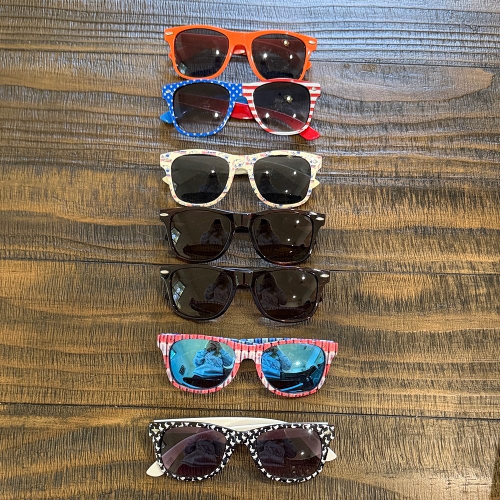 7 pairs of Sunglasses